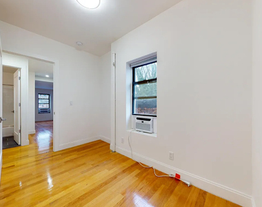 West 10th Street - Photo Thumbnail 4