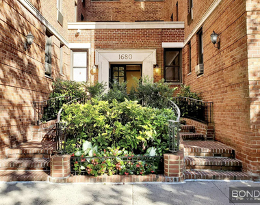 1680 York Avenue - Photo Thumbnail 7