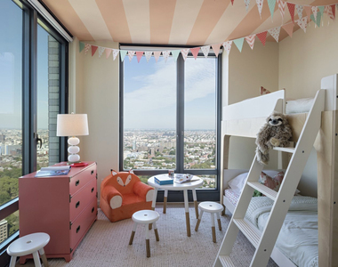 250 Ashland Place - Photo Thumbnail 4