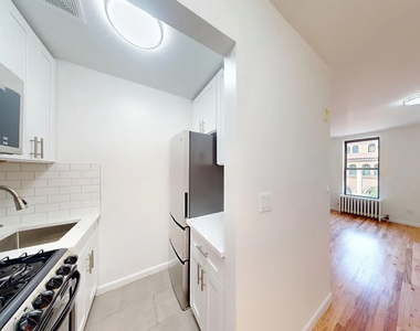 East 74th Street - Photo Thumbnail 4