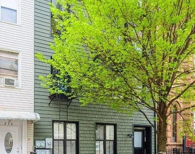 234 24th St - Photo Thumbnail 6