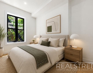 246 Vernon Ave - Photo Thumbnail 3