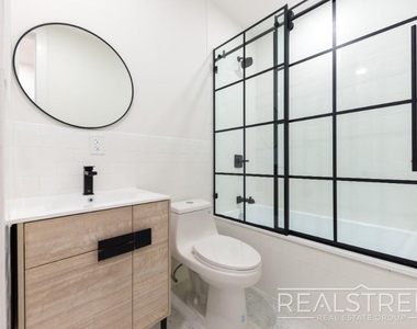 246 Vernon Ave - Photo Thumbnail 5