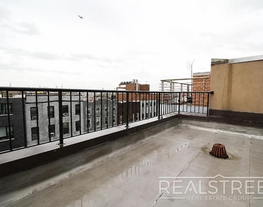 324 Melrose Street - Photo Thumbnail 7