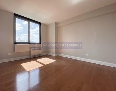 3333 Broadway - Photo Thumbnail 2