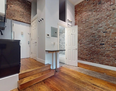 234 West 14th Street - Photo Thumbnail 2