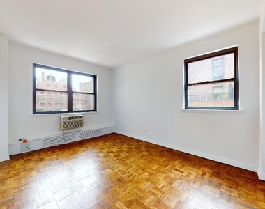 East 69th Street - Photo Thumbnail 3