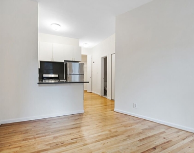 Lexington Avenue - Photo Thumbnail 2