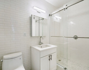 West 45th Street - Photo Thumbnail 5