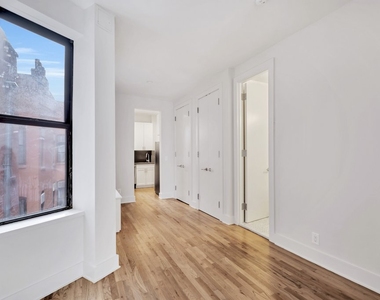 West 45th Street - Photo Thumbnail 2