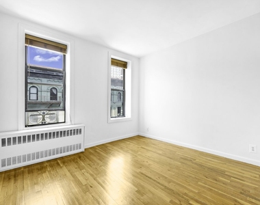 East 25th Street - Photo Thumbnail 3