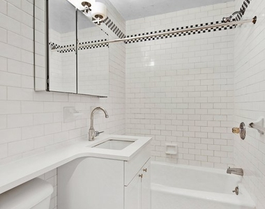 Madison Avenue - Photo Thumbnail 5