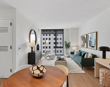 Willoughby Street - Photo Thumbnail 3
