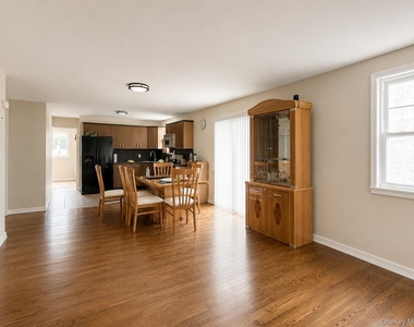 6955 78th Street - Photo Thumbnail 3