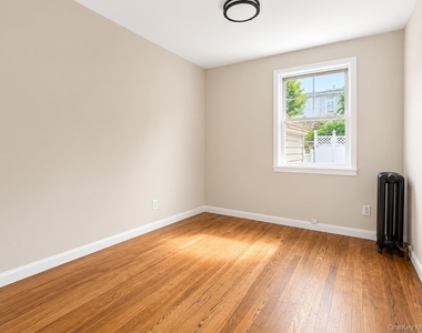 6955 78th Street - Photo Thumbnail 5