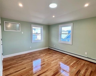99-76 164th Ave - Photo Thumbnail 10