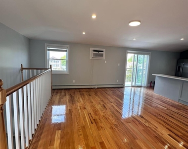 99-76 164th Ave - Photo Thumbnail 2