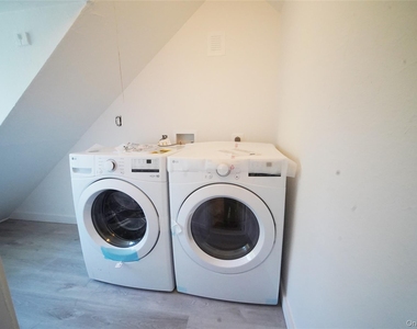 416 Ridgeway - Photo Thumbnail 4