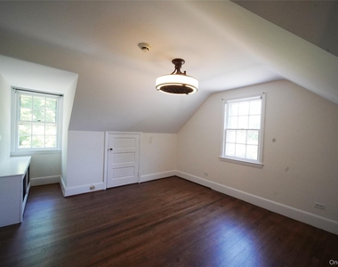 416 Ridgeway - Photo Thumbnail 6