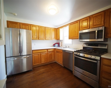 416 Ridgeway - Photo Thumbnail 1