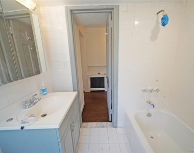 416 Ridgeway - Photo Thumbnail 8