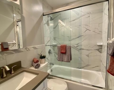 100 Westwood Drive - Photo Thumbnail 9
