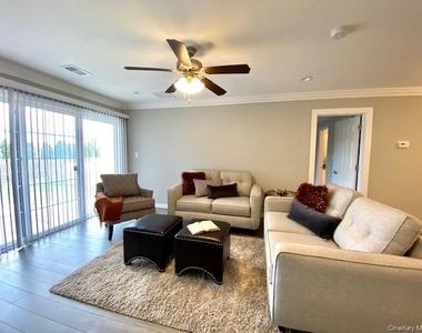 100 Westwood Drive - Photo Thumbnail 5