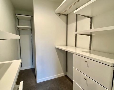 100 Westwood Drive - Photo Thumbnail 8