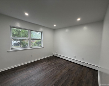 10 Wilbur Street - Photo Thumbnail 3