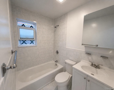 10 Wilbur Street - Photo Thumbnail 4