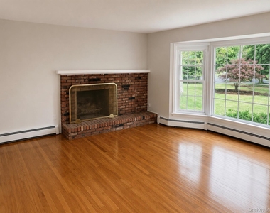 6 Holly Lane - Photo Thumbnail 2