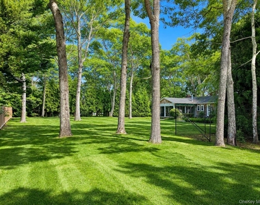 6 Holly Lane - Photo Thumbnail 7