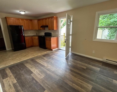 1121 Woodcrest Avenue - Photo Thumbnail 3