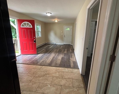 1121 Woodcrest Avenue - Photo Thumbnail 2