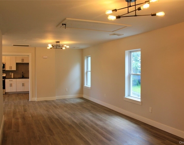 7 S Clinton Street - Photo Thumbnail 15