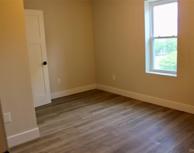 7 S Clinton Street - Photo Thumbnail 10