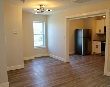 7 S Clinton Street - Photo Thumbnail 11