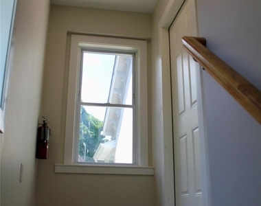 7 S Clinton Street - Photo Thumbnail 3