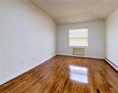 2407 Brookhaven Avenue - Photo Thumbnail 3