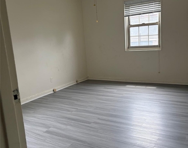 69-27 215th Street - Photo Thumbnail 3