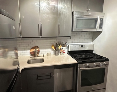175-20 Wexford Terrace - Photo Thumbnail 4