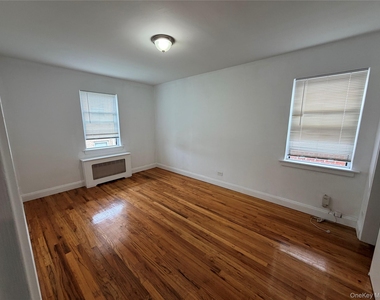 20208 46th Road - Photo Thumbnail 4