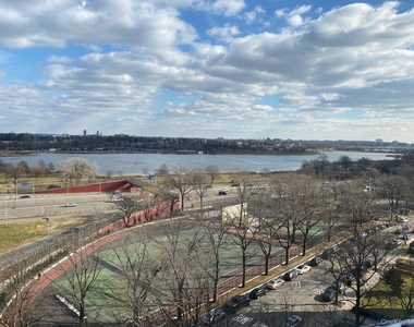 61-20 Grand Central Parkway - Photo Thumbnail 1