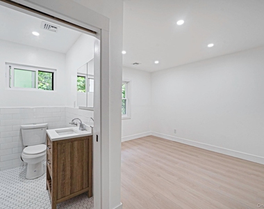 2386 New York Avenue - Photo Thumbnail 15