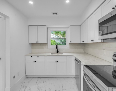 2386 New York Avenue - Photo Thumbnail 4