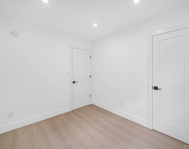 2386 New York Avenue - Photo Thumbnail 12