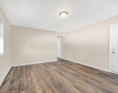 2129 Julia Goldbach Avenue - Photo Thumbnail 7