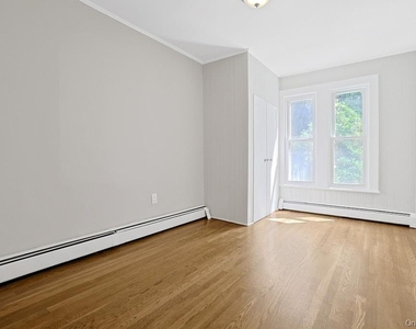 547 King Street - Photo Thumbnail 7