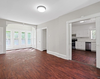 547 King Street - Photo Thumbnail 4