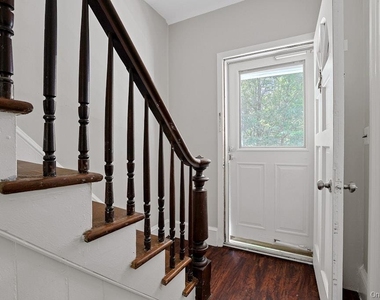 547 King Street - Photo Thumbnail 6